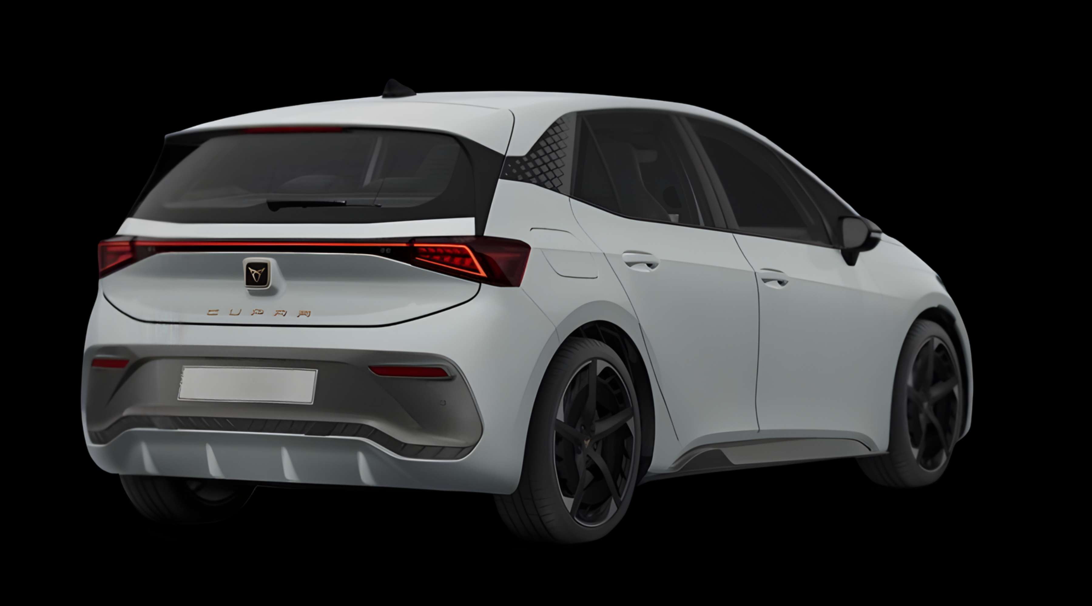 Schräge Heckansicht auf einen CUPRA Born, freigestellt