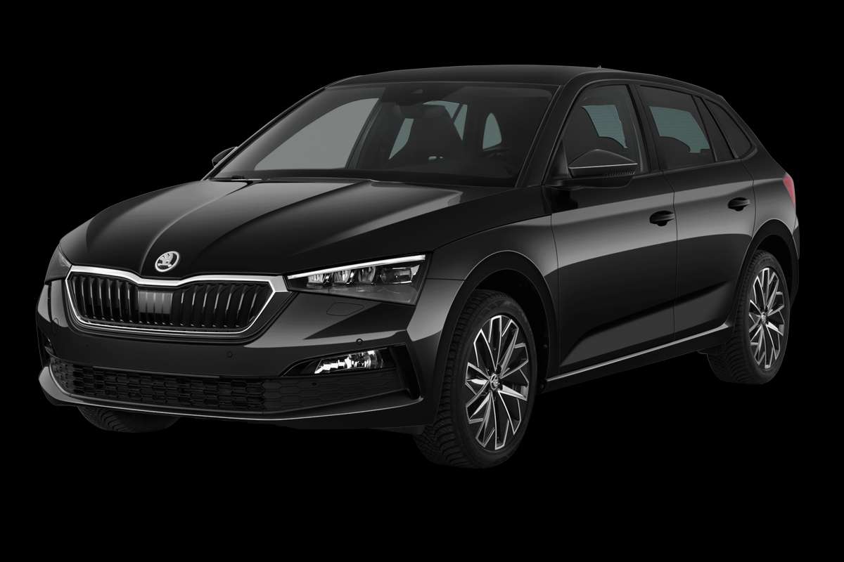 Schräge Frontansicht auf einen Skoda Scala, freigestellt
