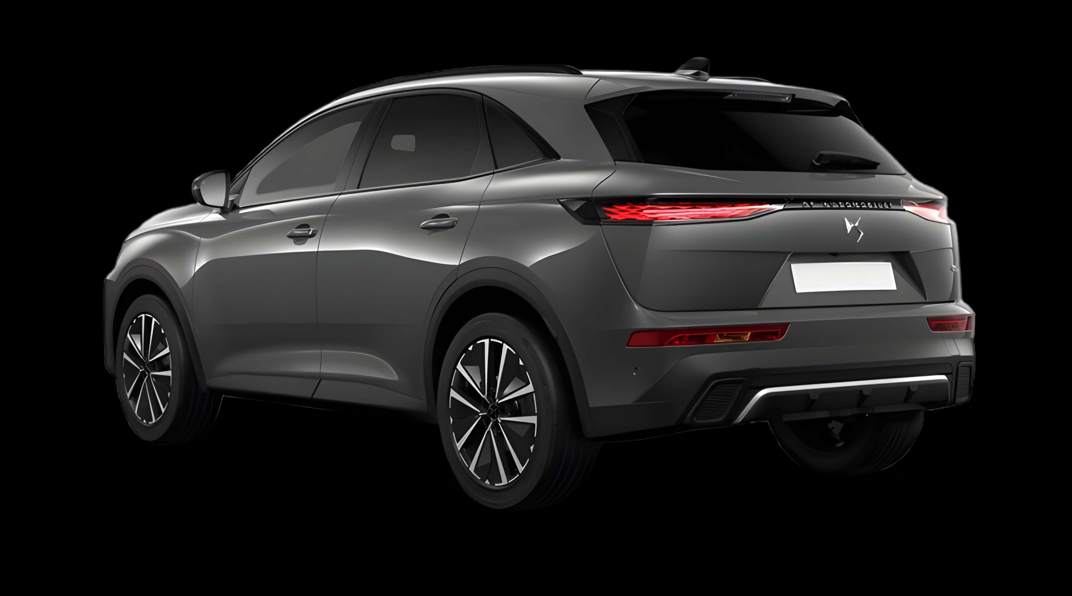 Schräge Heckansicht eines DS Automobiles DS 7, freigestellt