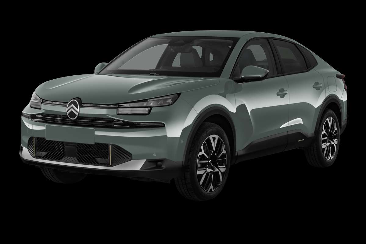 Schräge Frontansicht eines Citroën C4 X, freigestellt