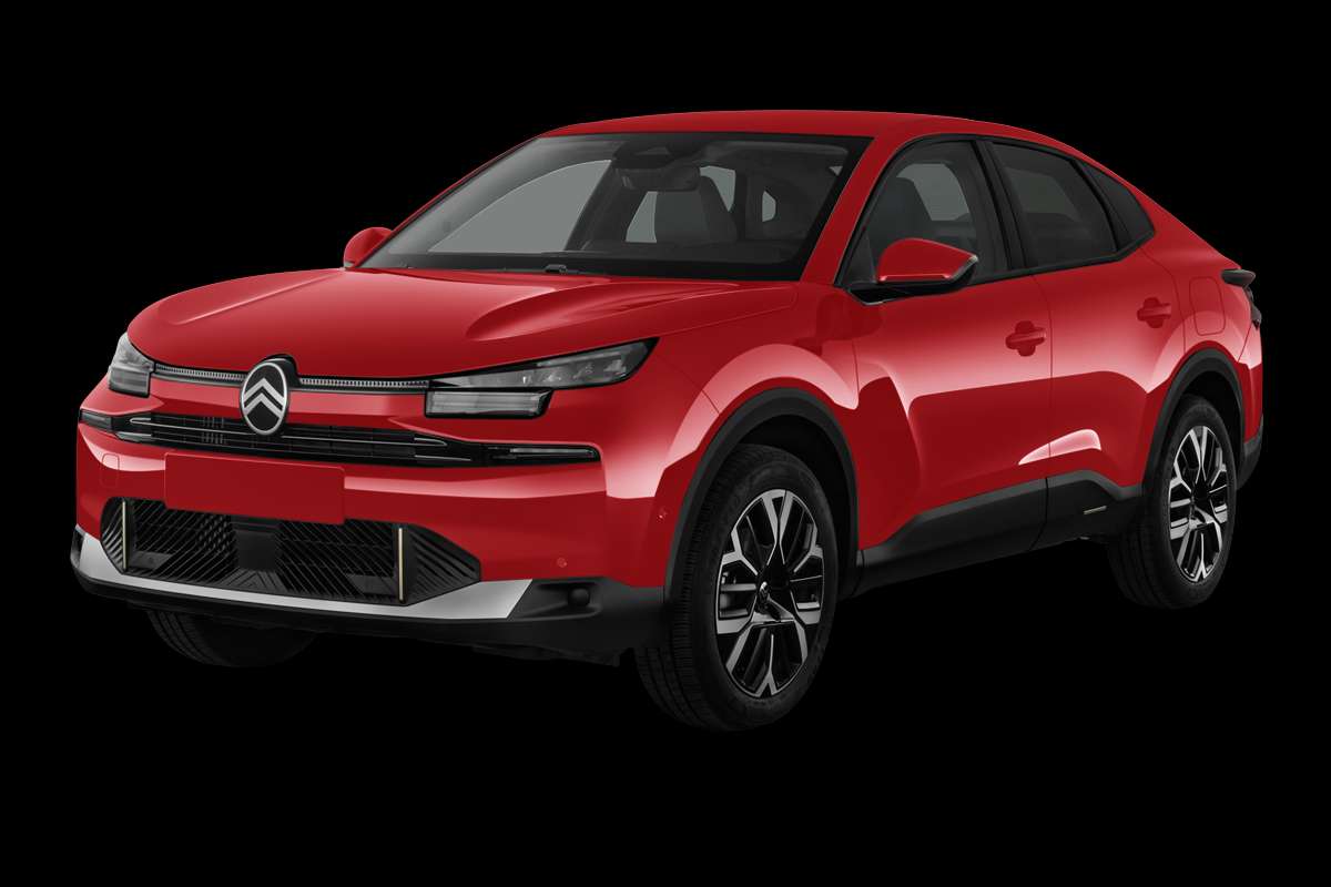 Schräge Frontansicht eines Citroën C4 X, freigestellt