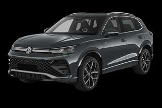 Schräge Frontansicht auf einen Volkswagen Tiguan Life, freigestellt