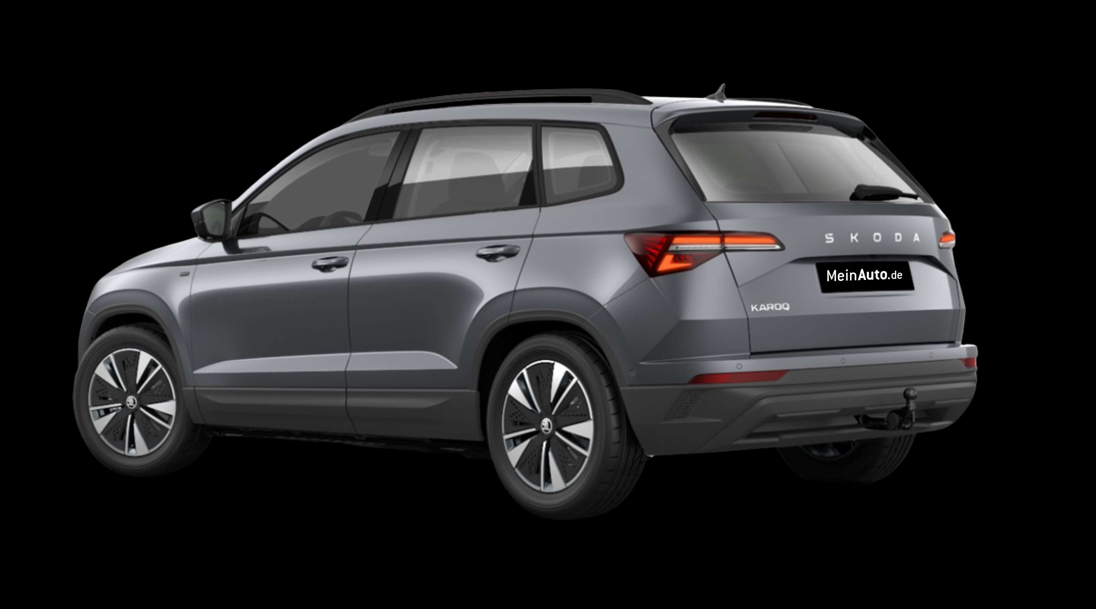 Schräge Heckansicht eines Skoda Karoq, freigestellt