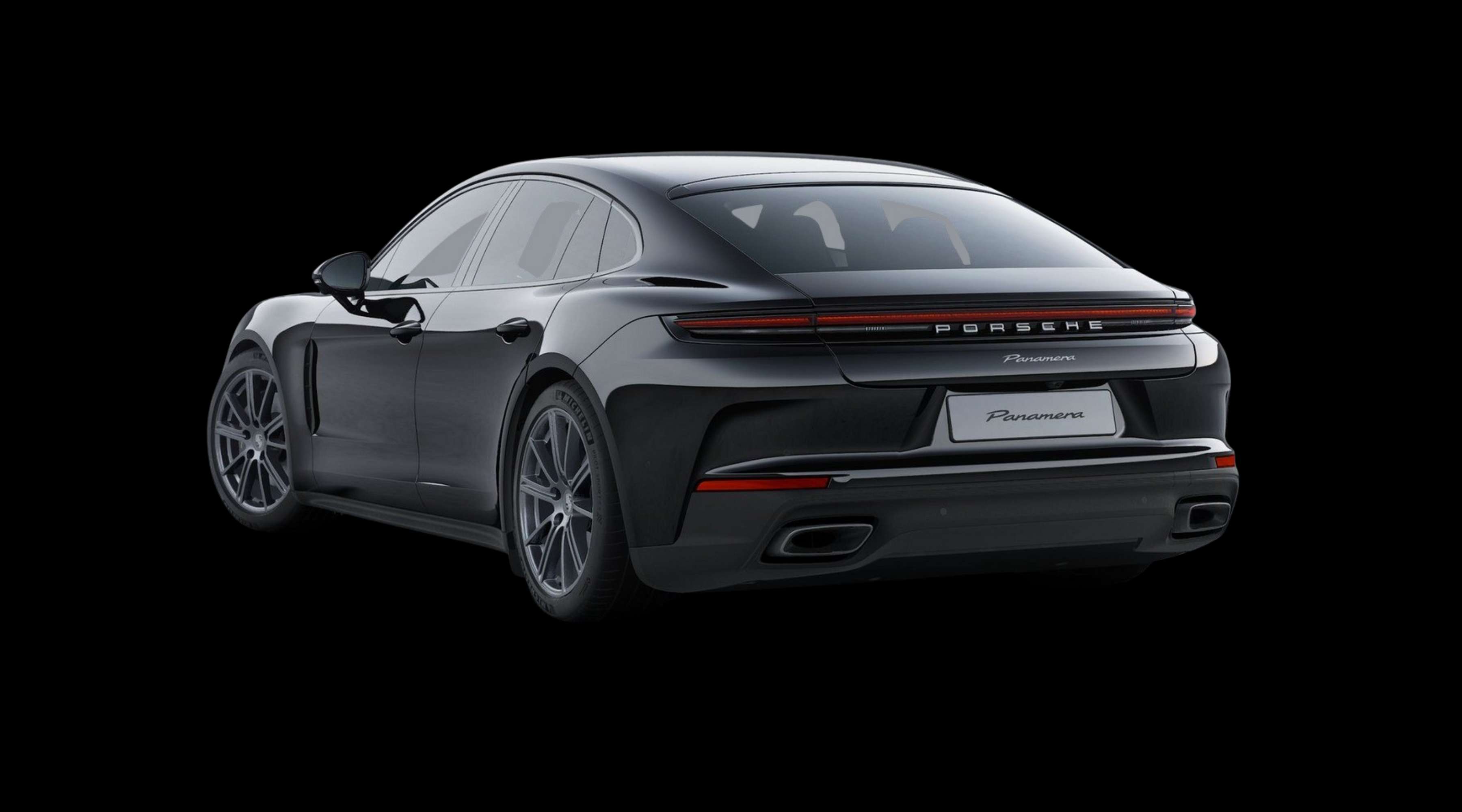 Schräge Heckansicht eines Porsche Panamera, freigestellt