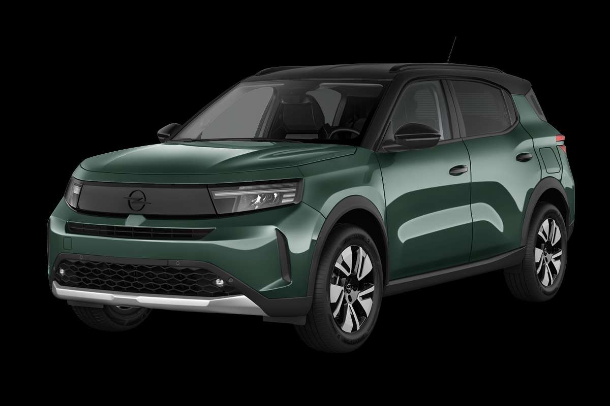 Schräge Frontansicht eines Opel Frontera, freigestellt