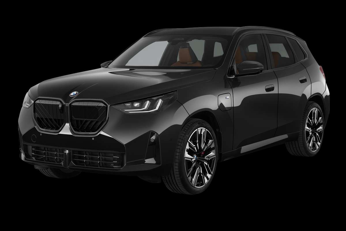 Schräge Frontansicht eines BMW X3, freigestellt