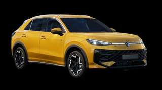 Schräge Frontansicht auf einen Volkswagen T-Roc Life, freigestellt