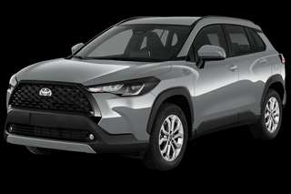 Schräge Frontansicht auf einen Toyota Corolla Cross Lounge, freigestellt