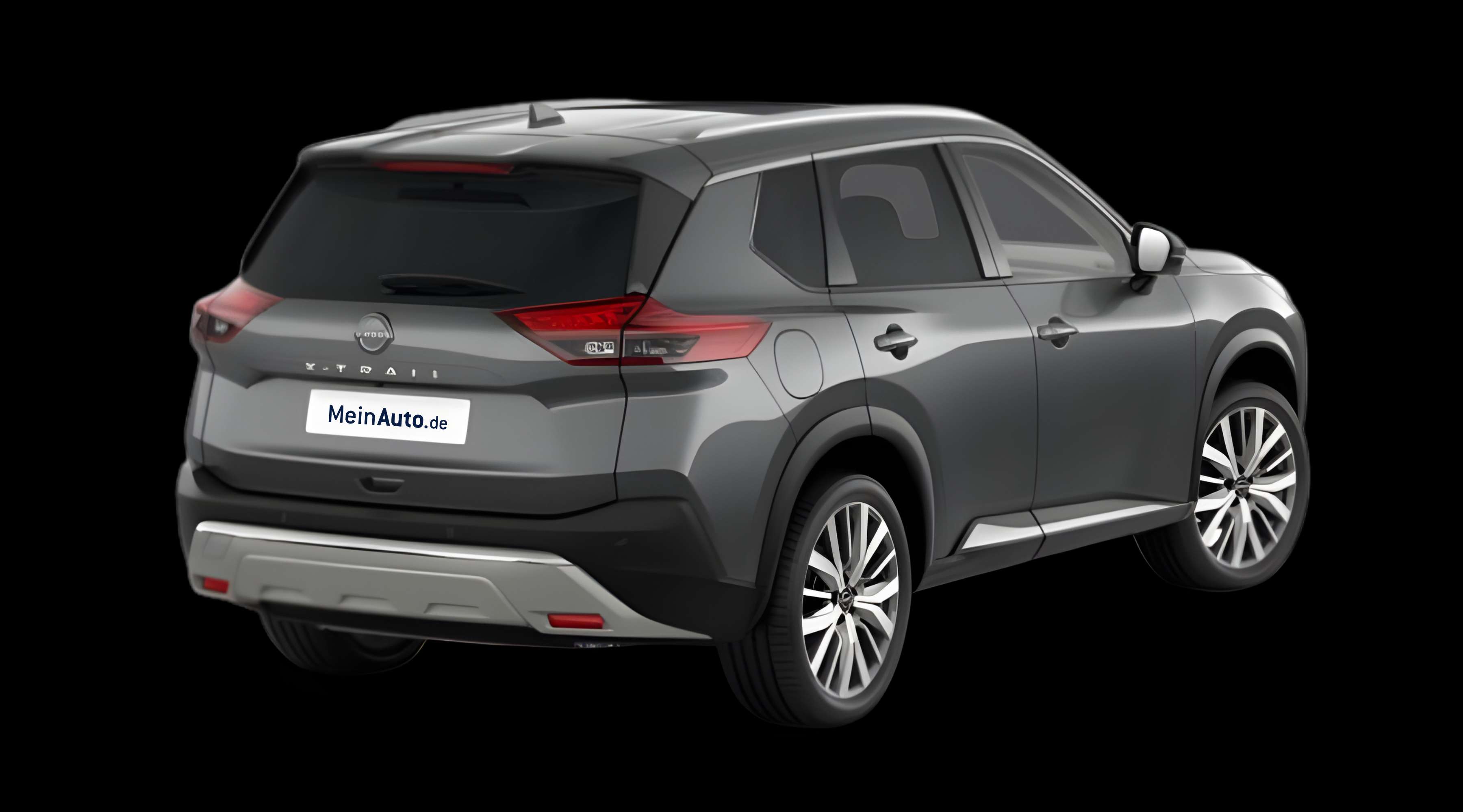 Schräge Heckansicht eines Nissan X-TRAIL, freigestellt