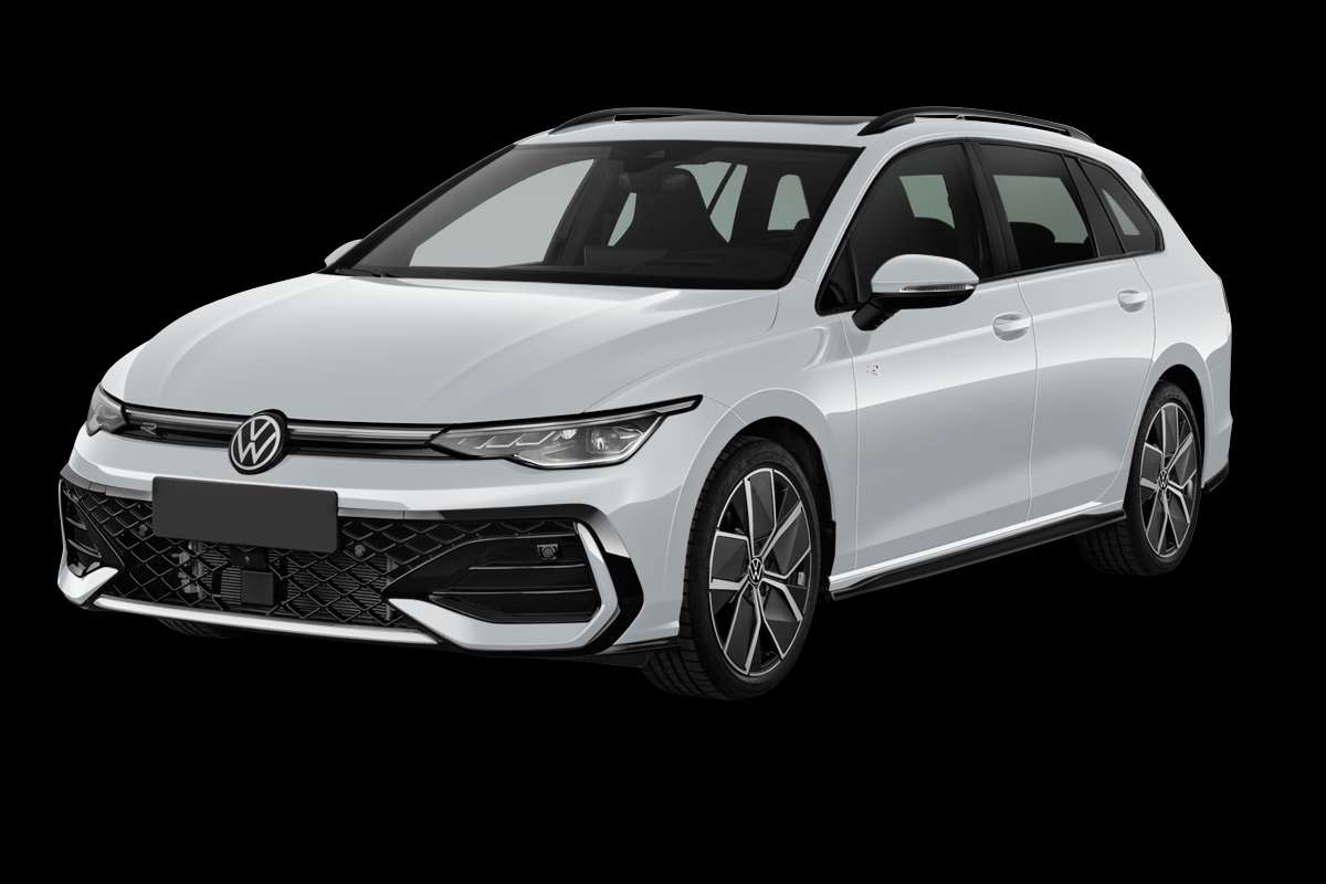 Schräge Frontansicht eines Volkswagen Golf, freigestellt