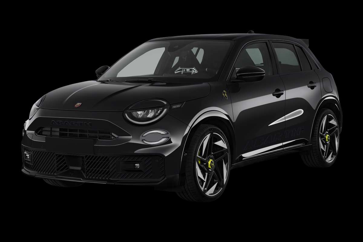 Schräge Frontansicht eines Abarth 600e, freigestellt
