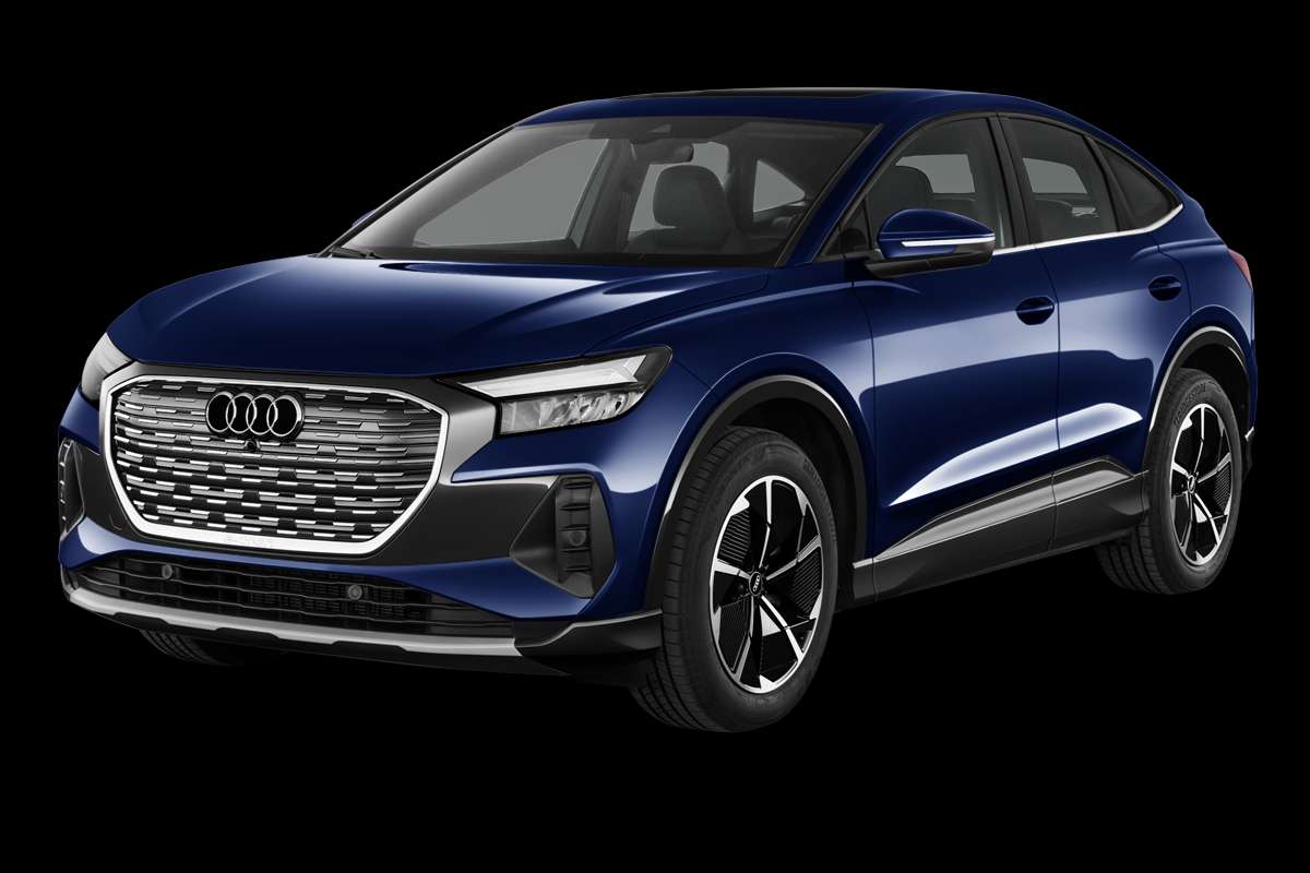 Schräge Frontansicht eines Audi Q4 Sportback e-tron, freigestellt