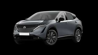 Schräge Frontansicht auf einen Nissan Ariya Advance Pack, freigestellt