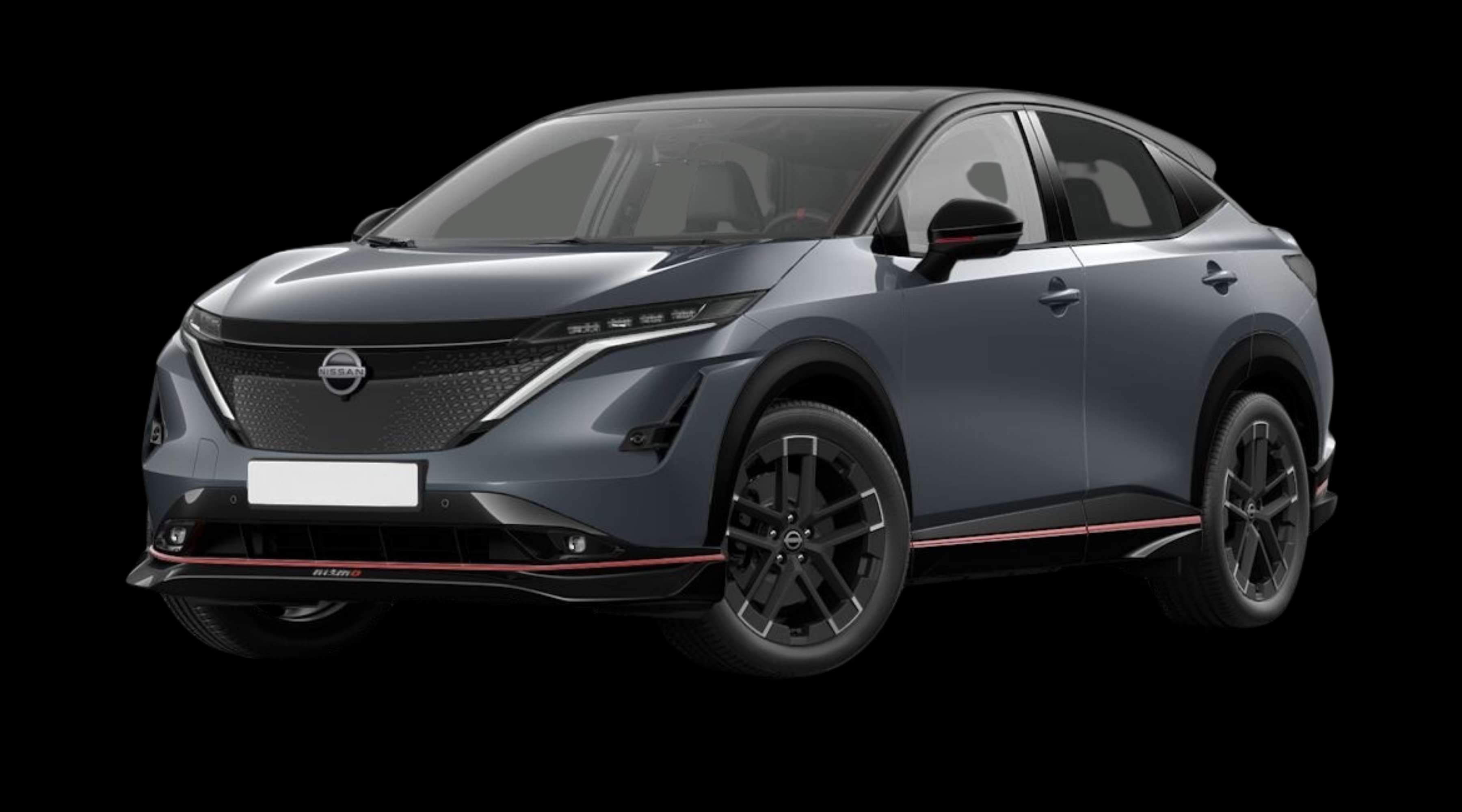 Schräge Frontansicht eines Nissan Ariya, freigestellt
