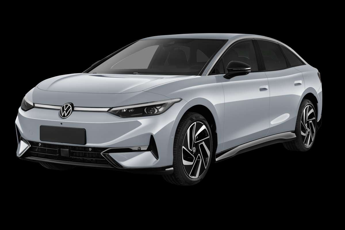 Schräge Frontansicht eines Volkswagen ID.7, freigestellt