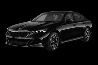 Schräge Frontansicht auf einen BMW 5er-Reihe , freigestellt