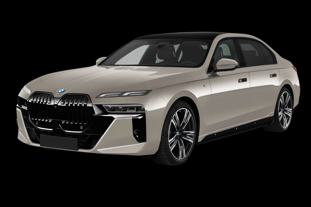 Schräge Frontansicht eines BMW i7, freigestellt