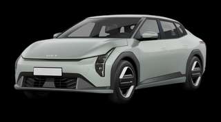 Schräge Frontansicht auf einen Kia EV4 Fastback Earth, freigestellt