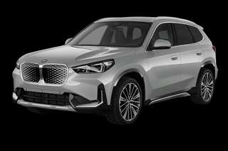 Schräge Frontansicht auf einen BMW iX1 , freigestellt