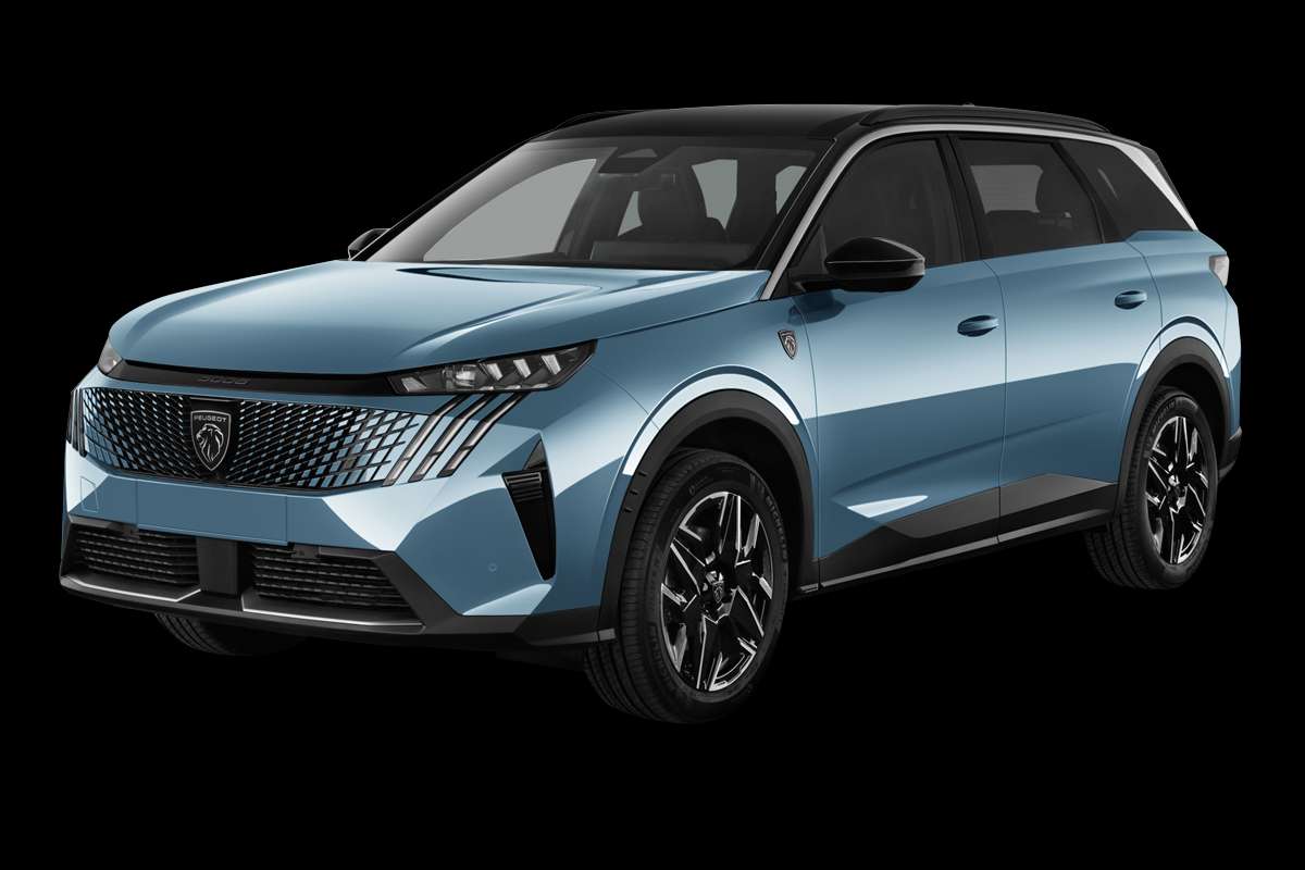 Schräge Frontansicht eines Peugeot 5008, freigestellt