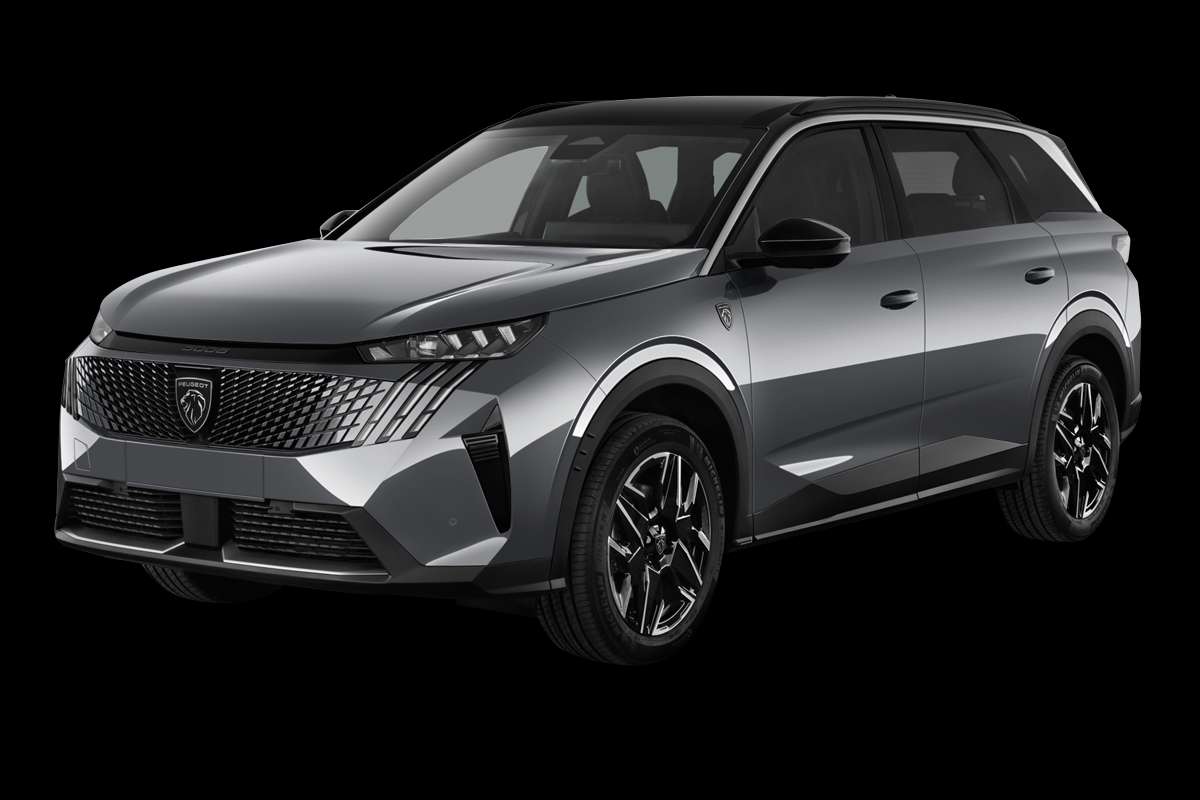 Schräge Frontansicht eines Peugeot 5008, freigestellt