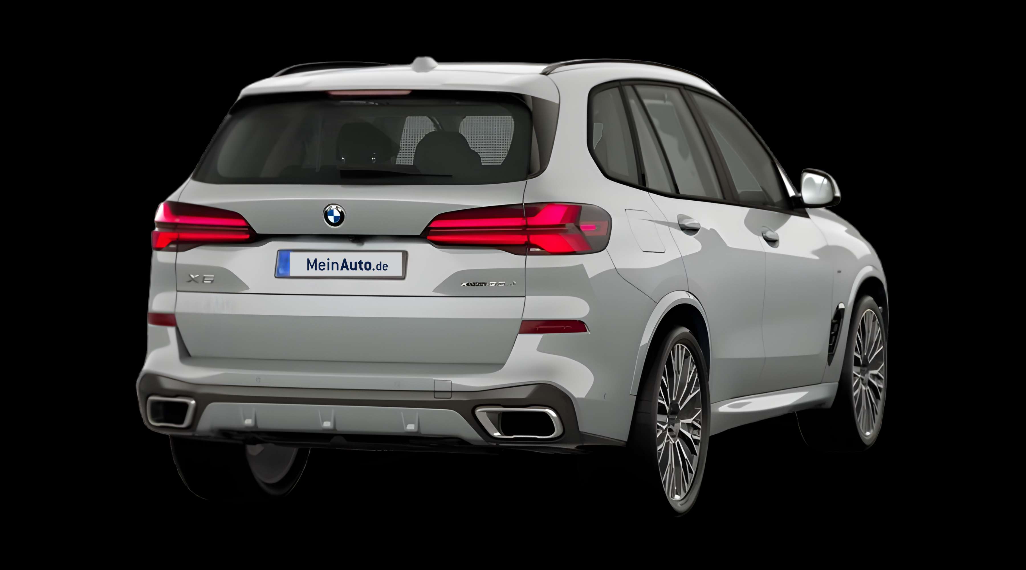 Schräge Heckansicht eines BMW X5, freigestellt
