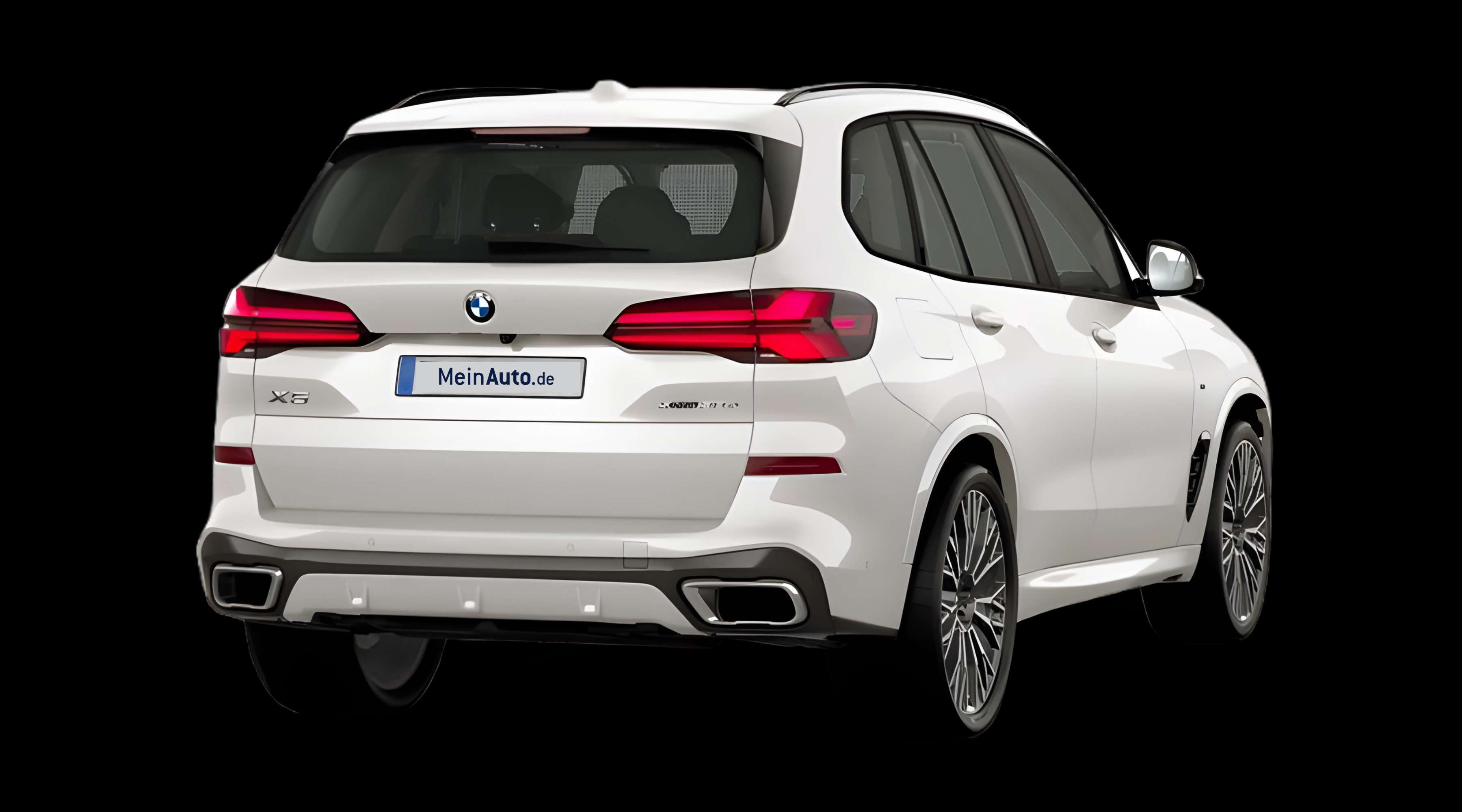 Schräge Heckansicht eines BMW X5, freigestellt