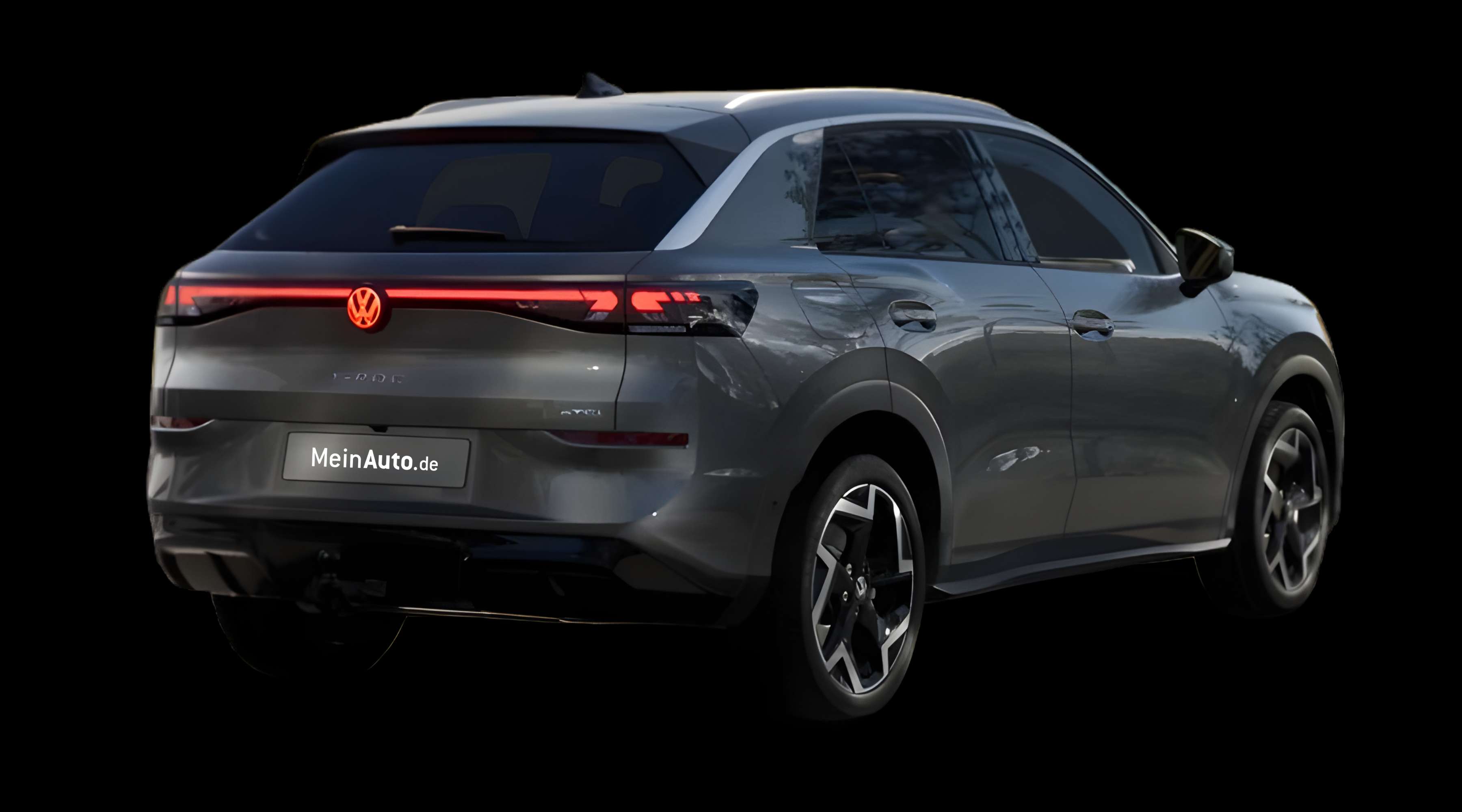 Schräge Heckansicht eines Volkswagen T-Roc, freigestellt