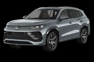 Schräge Frontansicht auf einen Volkswagen Tayron Elegance, freigestellt