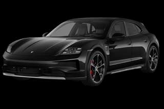 Schräge Frontansicht auf einen Porsche Taycan , freigestellt