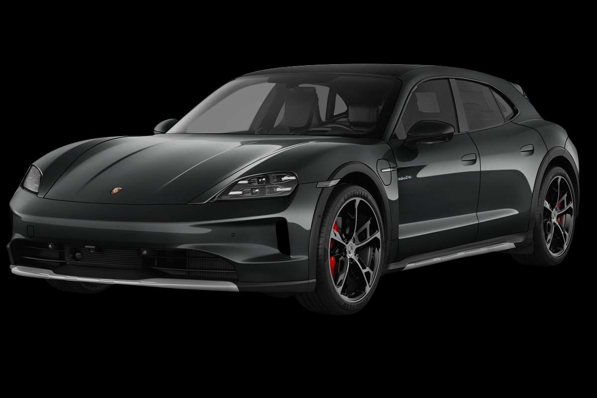 Schräge Frontansicht eines Porsche Taycan, freigestellt