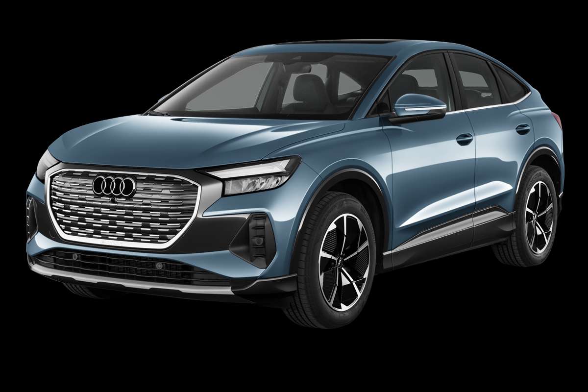 Schräge Frontansicht eines Audi Q4 Sportback e-tron, freigestellt