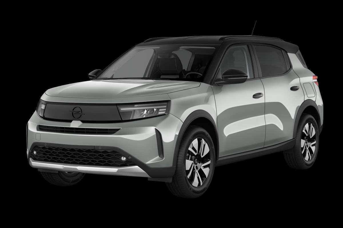 Schräge Frontansicht eines Opel Frontera, freigestellt