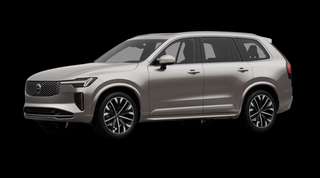 Schräge Frontansicht auf einen Volvo XC90 Plus Bright, freigestellt