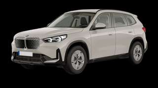 Schräge Frontansicht auf einen BMW iX1 , freigestellt