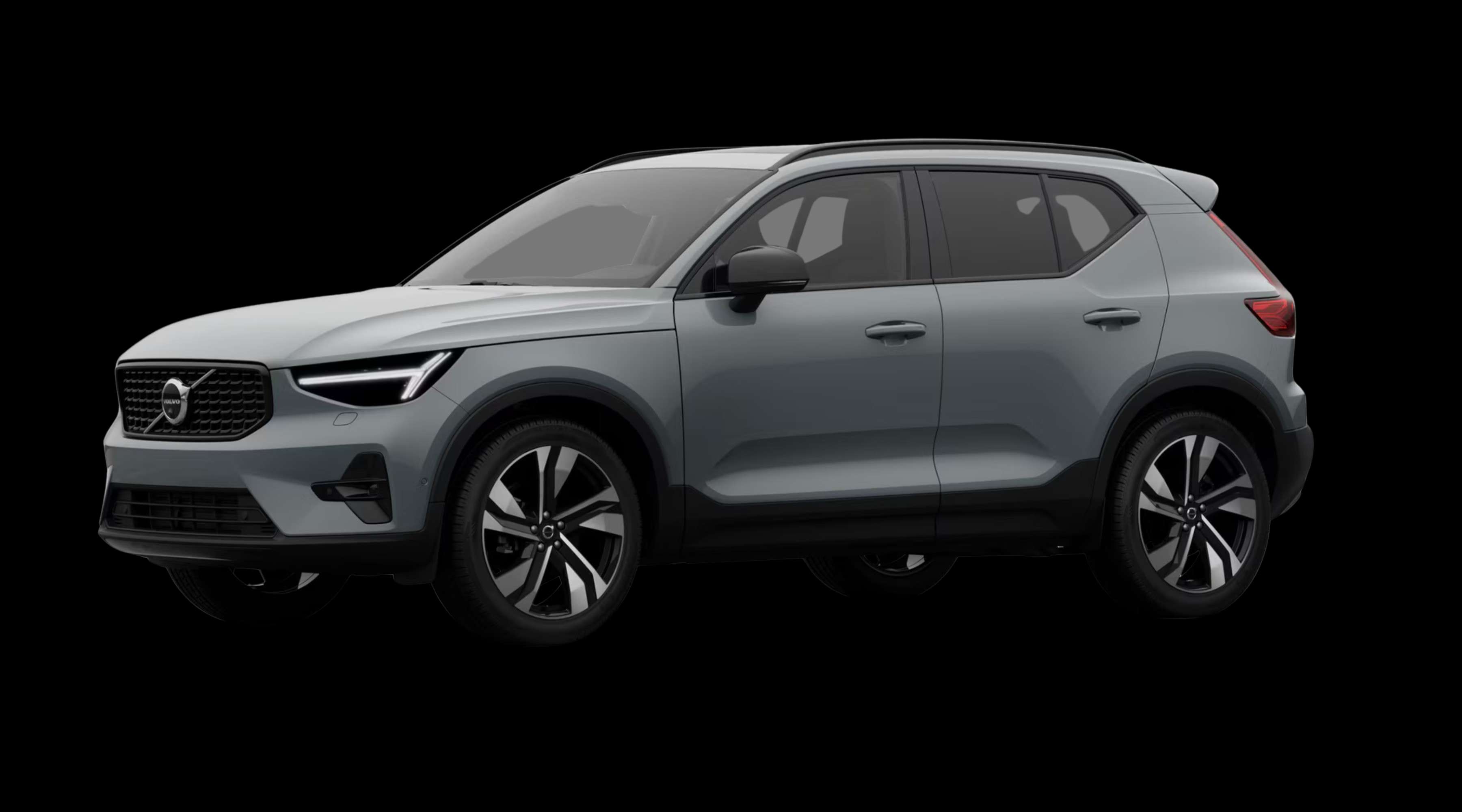 Schräge Frontansicht eines Volvo XC40, freigestellt