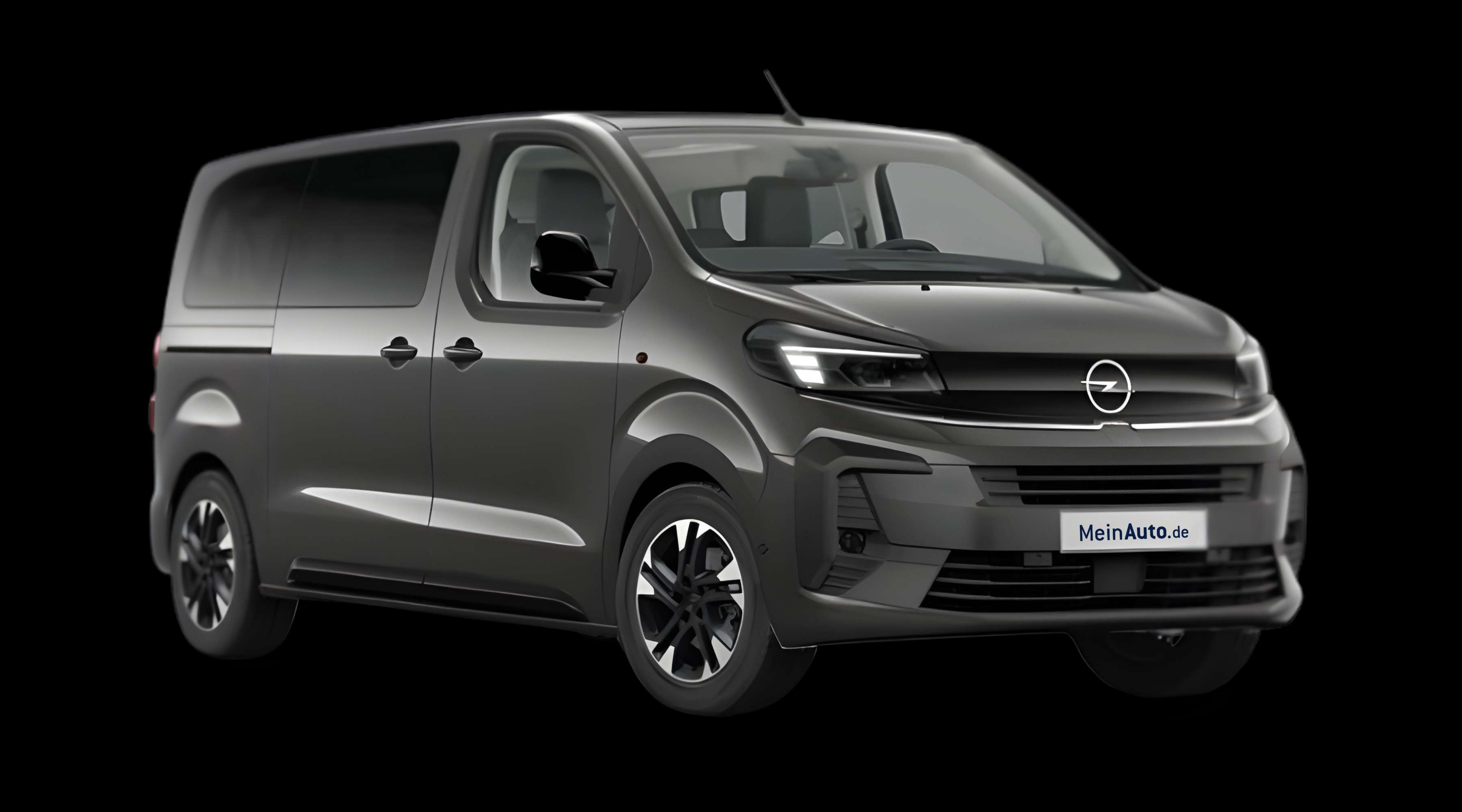 Schräge Frontansicht eines Opel Zafira, freigestellt
