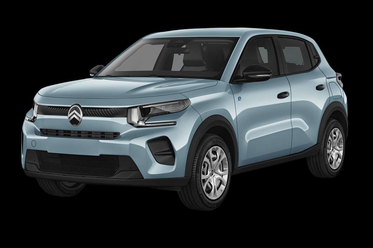 Schräge Frontansicht eines Citroën ë-C3, freigestellt