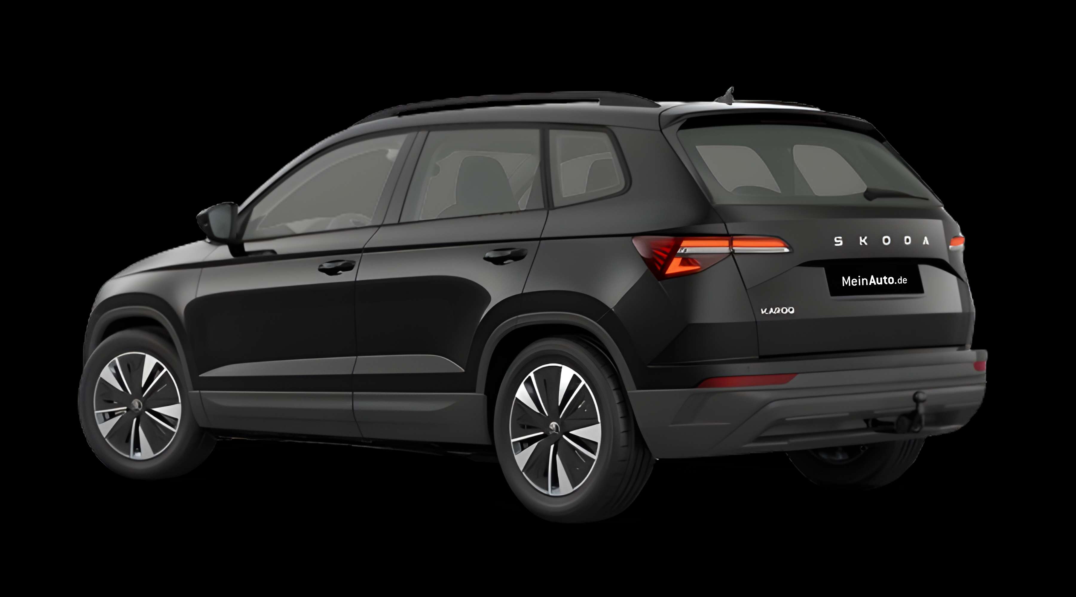 Schräge Heckansicht eines Skoda Karoq, freigestellt
