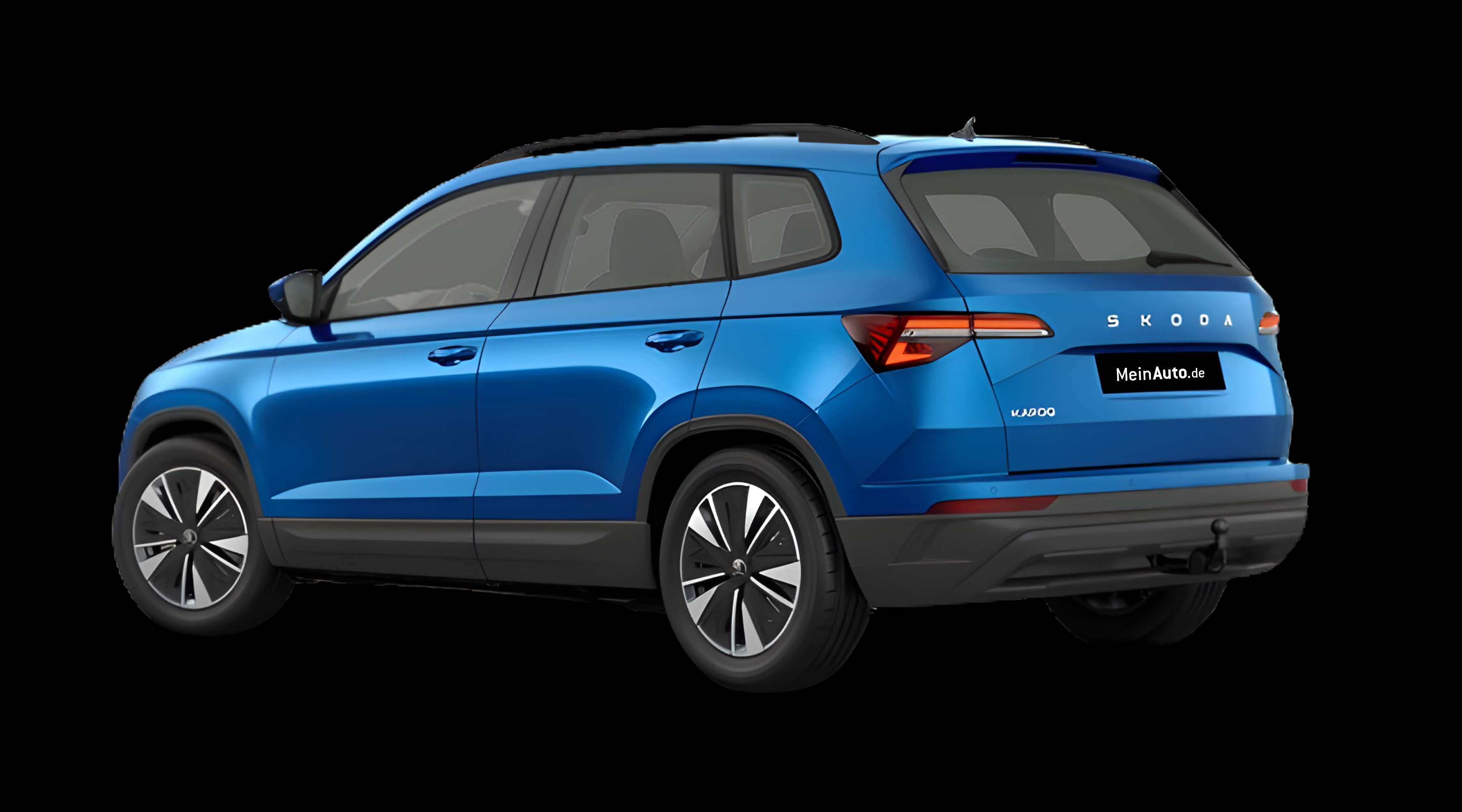 Schräge Heckansicht eines Skoda Karoq, freigestellt