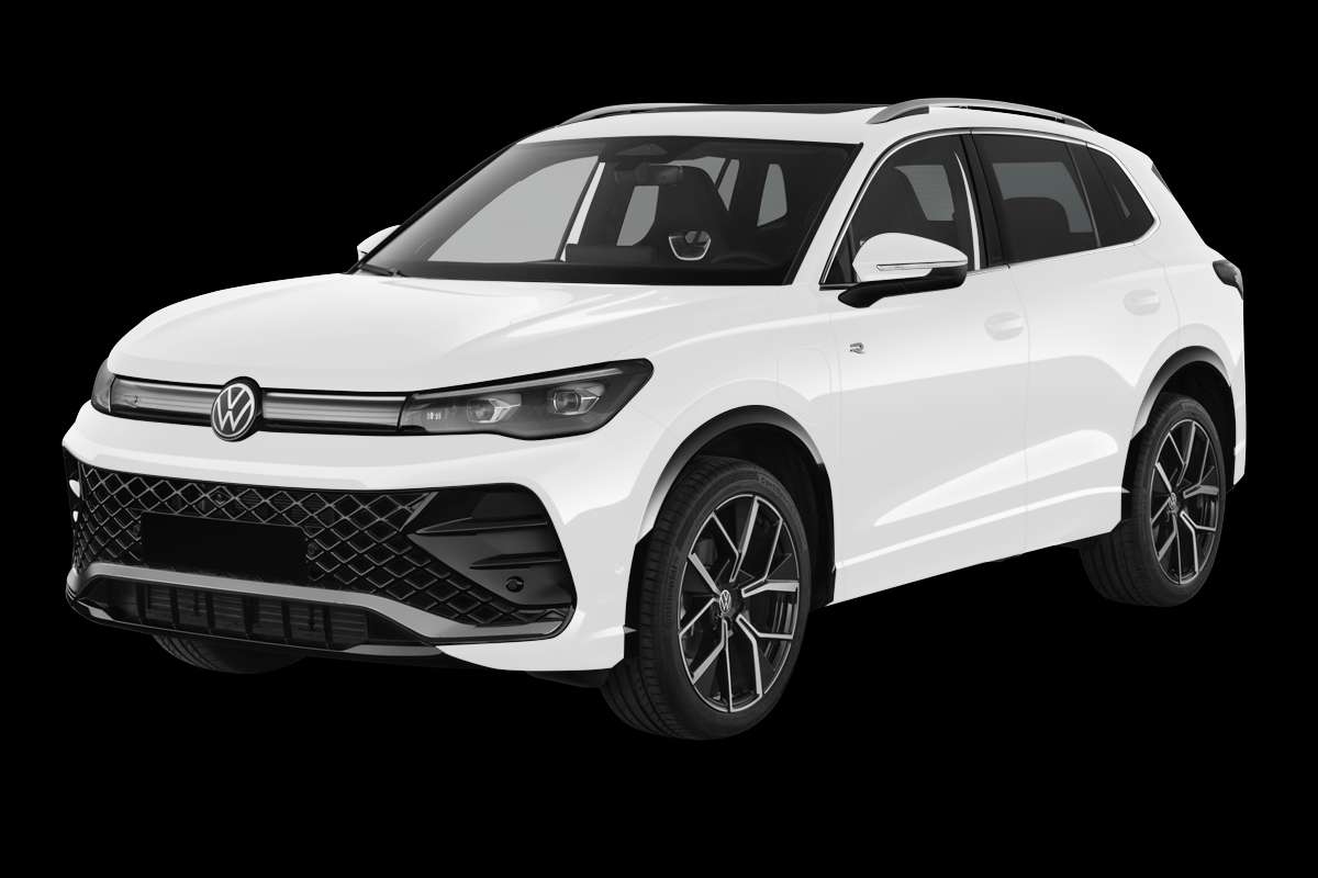 Schräge Frontansicht eines Volkswagen Tiguan, freigestellt