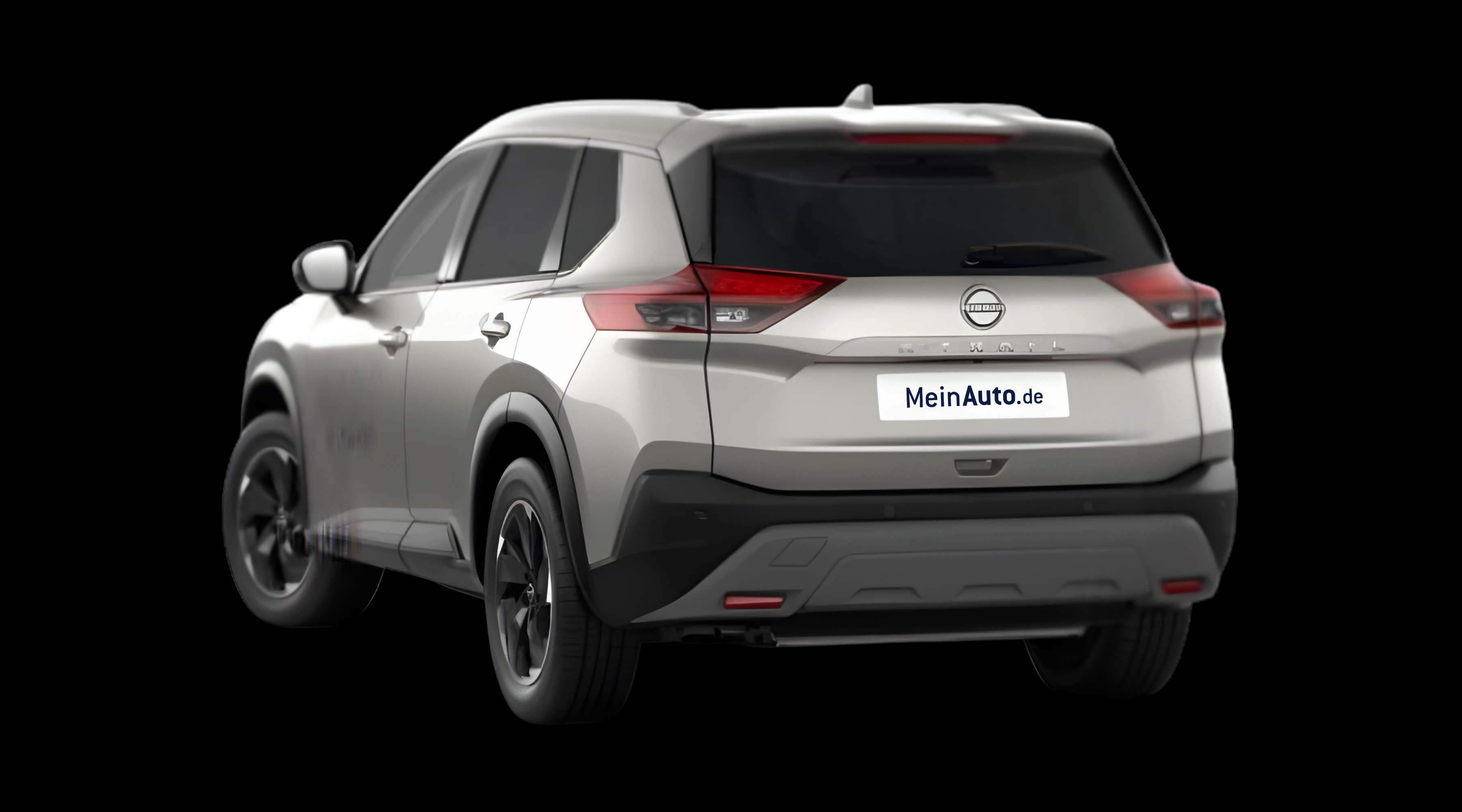 Schräge Heckansicht eines Nissan X-TRAIL, freigestellt