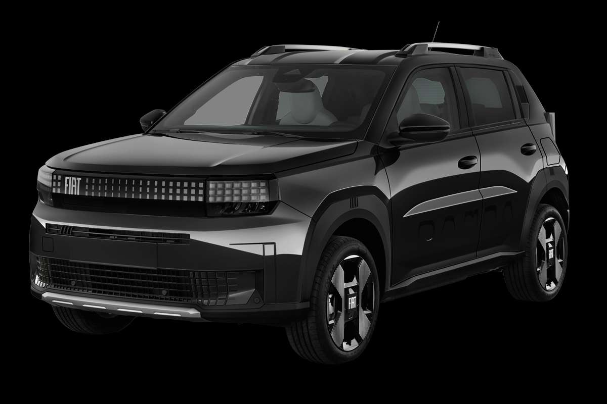 Schräge Frontansicht eines Fiat Grande Panda, freigestellt