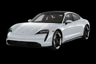 Schräge Frontansicht auf einen Porsche Taycan Turbo S, freigestellt