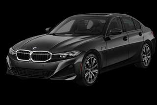 Schräge Frontansicht auf einen BMW 3er-Reihe , freigestellt