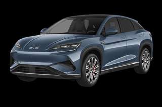 Schräge Frontansicht auf einen BYD Sealion 7 Comfort, freigestellt