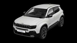 Schräge Frontansicht auf einen Jeep Avenger Summit, freigestellt