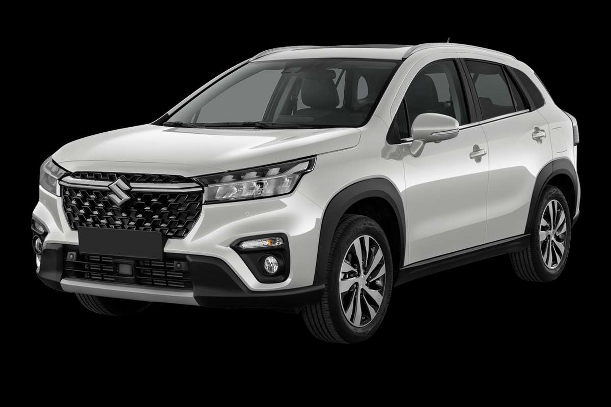 Schräge Frontansicht eines Suzuki S-Cross, freigestellt