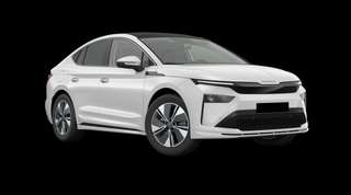 Schräge Frontansicht auf einen Skoda Enyaq Coupé RS, freigestellt