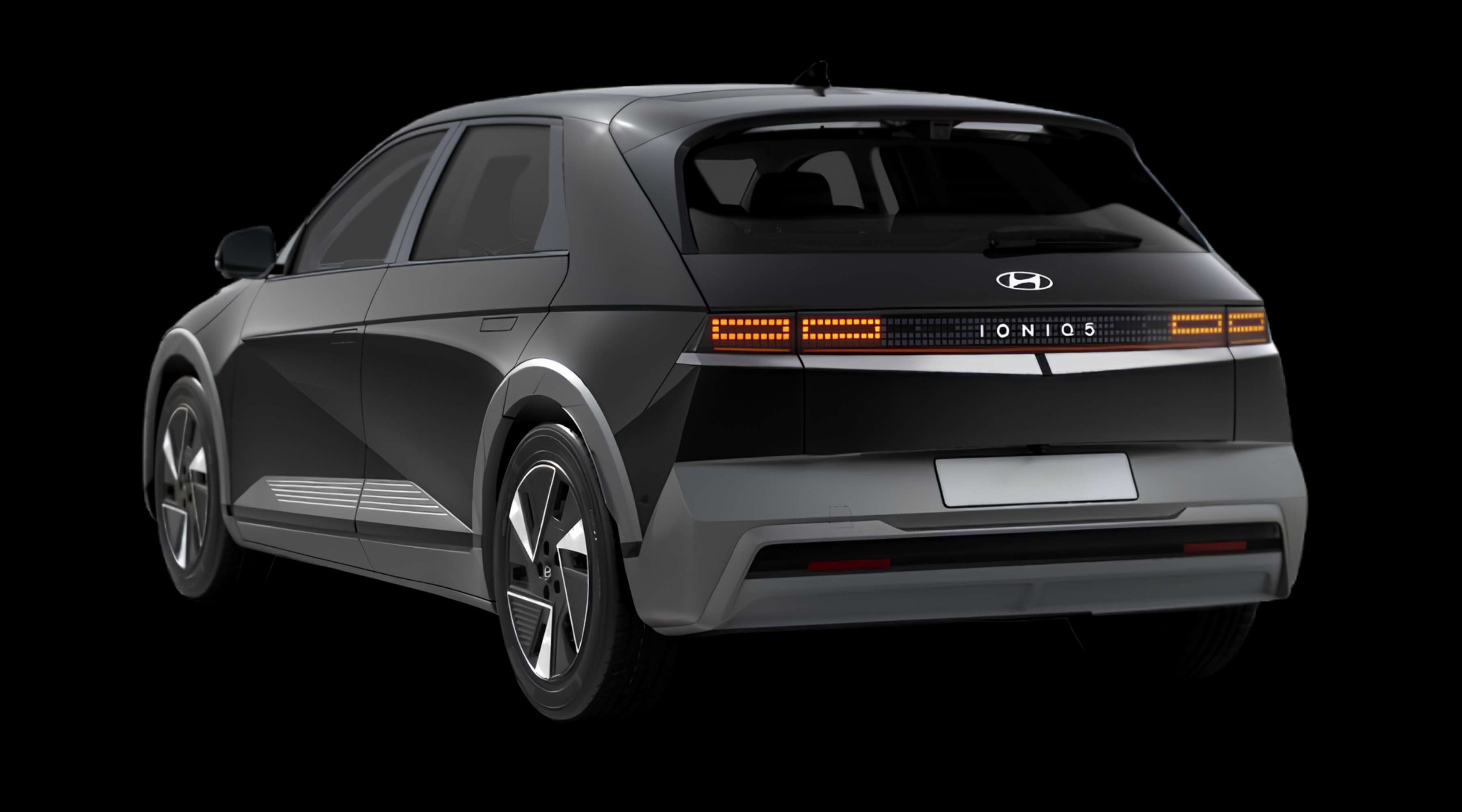 Schräge Heckansicht eines Hyundai IONIQ 5, freigestellt